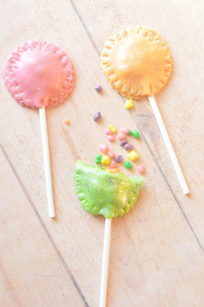 Sparkly Tootsie Roll Surprise Pops