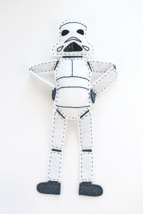 Star Wars-Inspired DIY Felt Stormtrooper Pattern