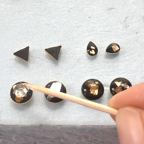 Resin Gold Flake Earrings with EasyCast - Resin Crafts Blog