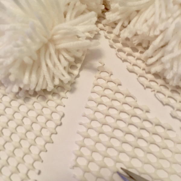 Daisy Pom Pom Rug Diy 