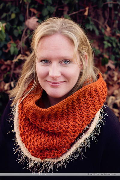 Spiral Twist Cowl