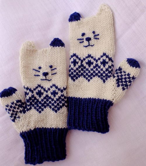 Insanely Adorable Kitten Mittens