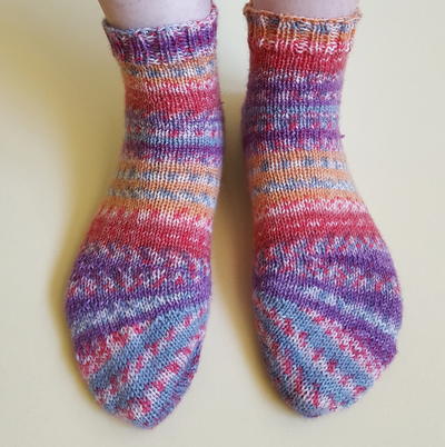 Tipsy Toe Socks | AllFreeKnitting.com