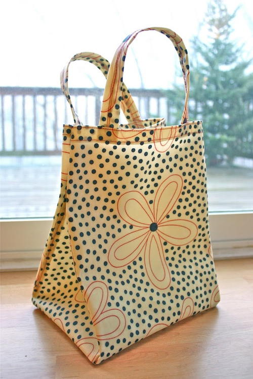Oilcloth Lunch Tote Tutorial