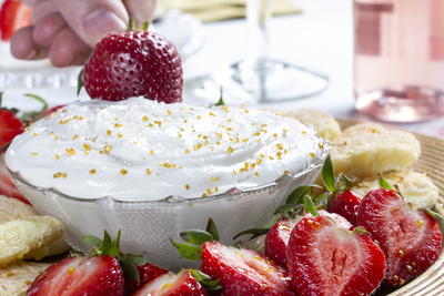 Champagne Dessert Dip