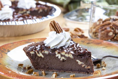 Chocolate Pecan Fudgy Pie