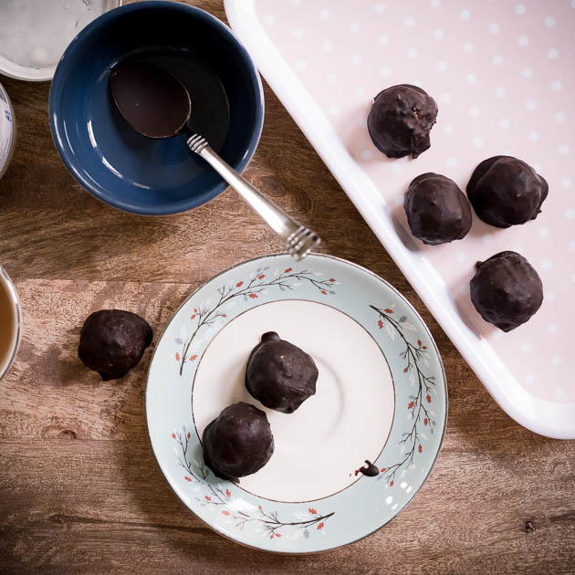 Vanilla Fat Bombs Dipped In Chocolate Recipe