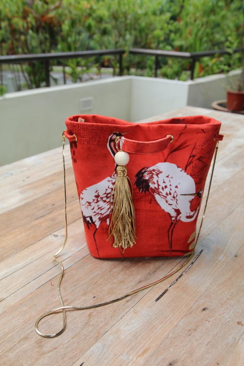 Bucket Bag Pattern for Fabric or Leather | AllFreeSewing.com