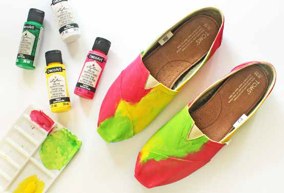 Mixed Media Canvas Shoes & Pouch | FaveCrafts.com