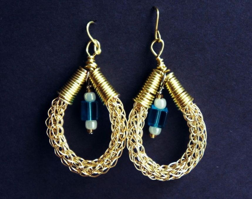 How to Viking Knit Wire Tutorial | AllFreeJewelryMaking.com