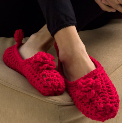 Red heart free crochet slipper best sale patterns