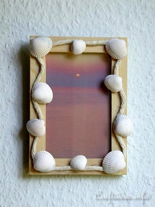 DIY Seashells Picture Frame