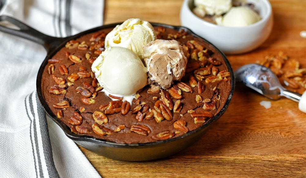 https://irepo.primecp.com/2018/08/383395/Ghirardelli-Double-Chocolate-Skillet-Brownie_ExtraLarge1000_ID-2870856.jpg?v=2870856