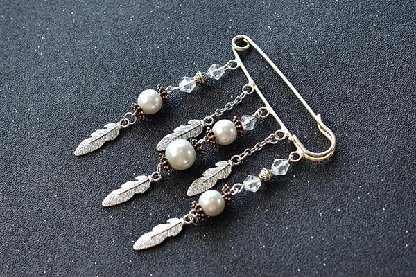 Pearl Brooch Pin