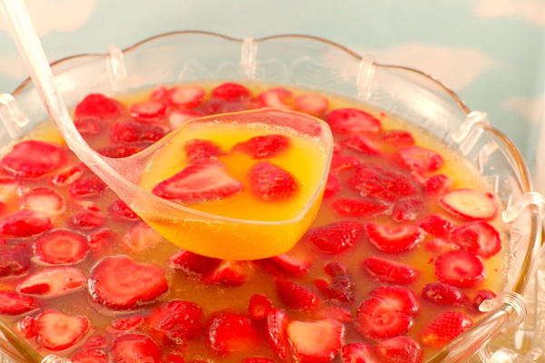 Sparkling Strawberry Party Punch