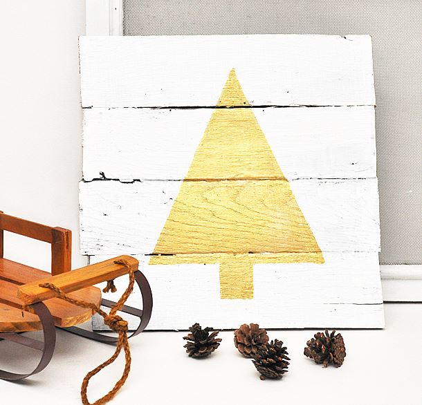 Wood Pallet Christmas Tree Sign
