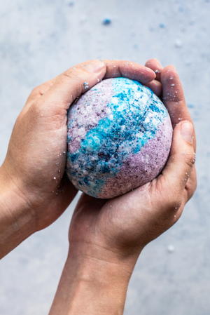 Out of this World Galaxy DIY Bath Bombs