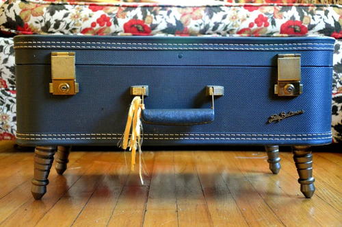 15 Minute Vintage Suitcase Coffee Table