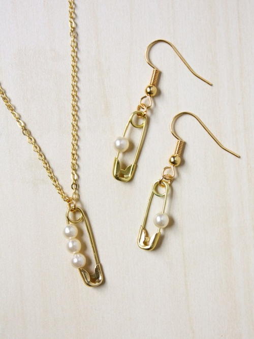 Pearl Safety Pin Jewelry Set