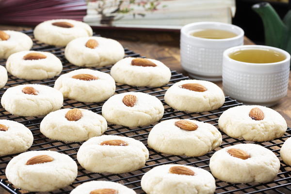 Chinese Almond Rounds