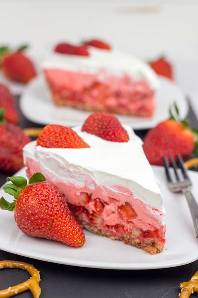 Strawberry Pretzel Pie