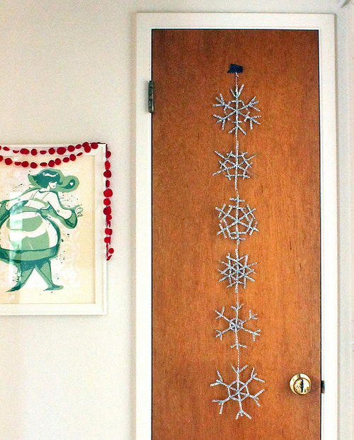 Shimmering Snowflakes DIY Christmas Garland