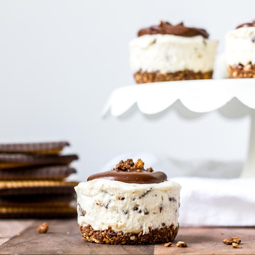 No Bake Mini Cheesecakes with Chocolate Butter Biscuits