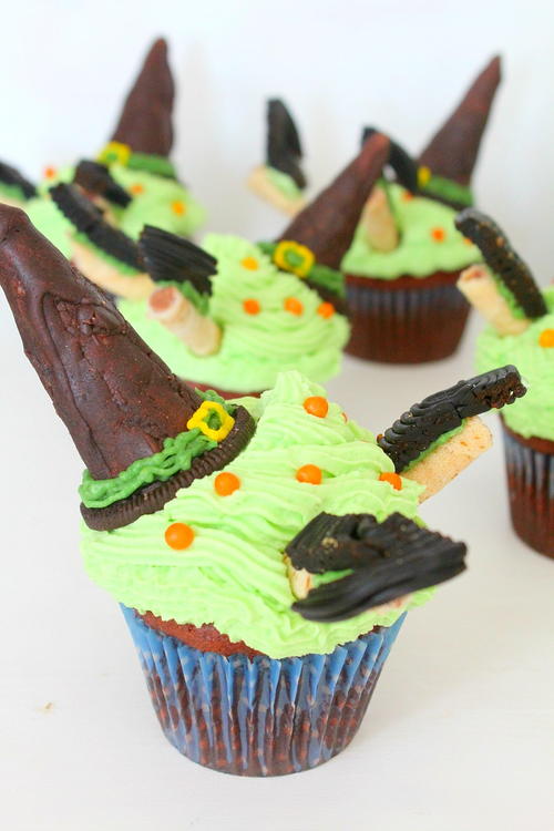 Easy Witch Cupcakes for Halloween