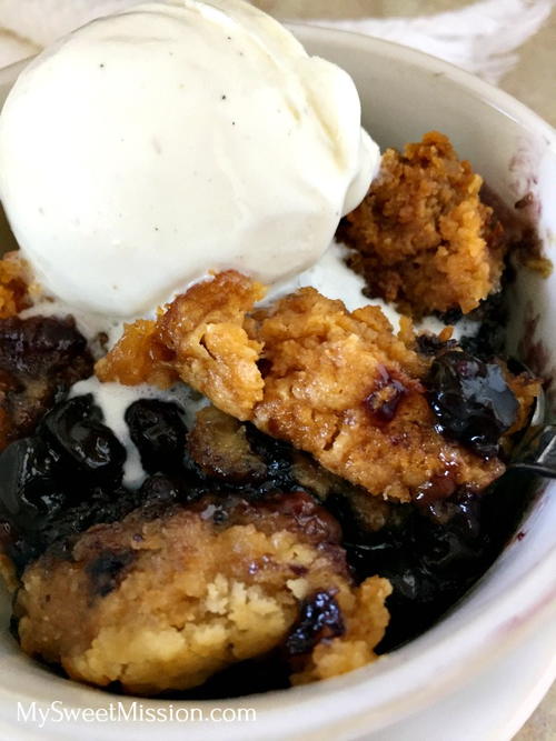 Slow Cooker Blueberry Dump Cake