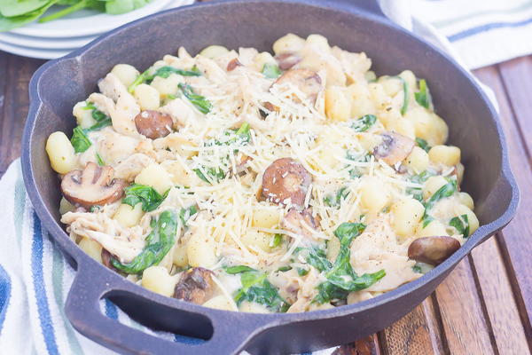 One Pan Chicken and Spinach Gnocchi