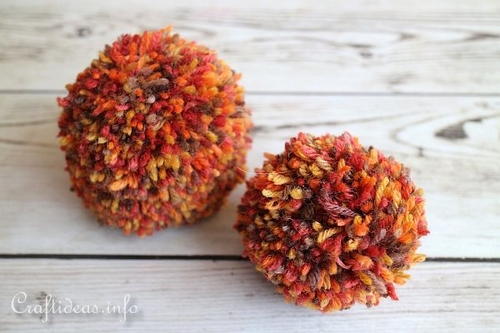 How to Make Pom Poms With Cardboard