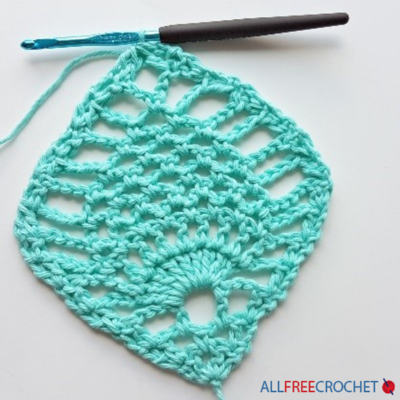 How to Crochet Scalloped Edging