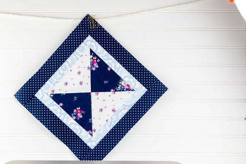 Mini Hourglass Quilt Block Pattern