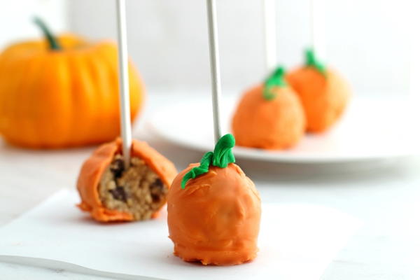 No-Bake Cookie Dough Pumpkin Pops