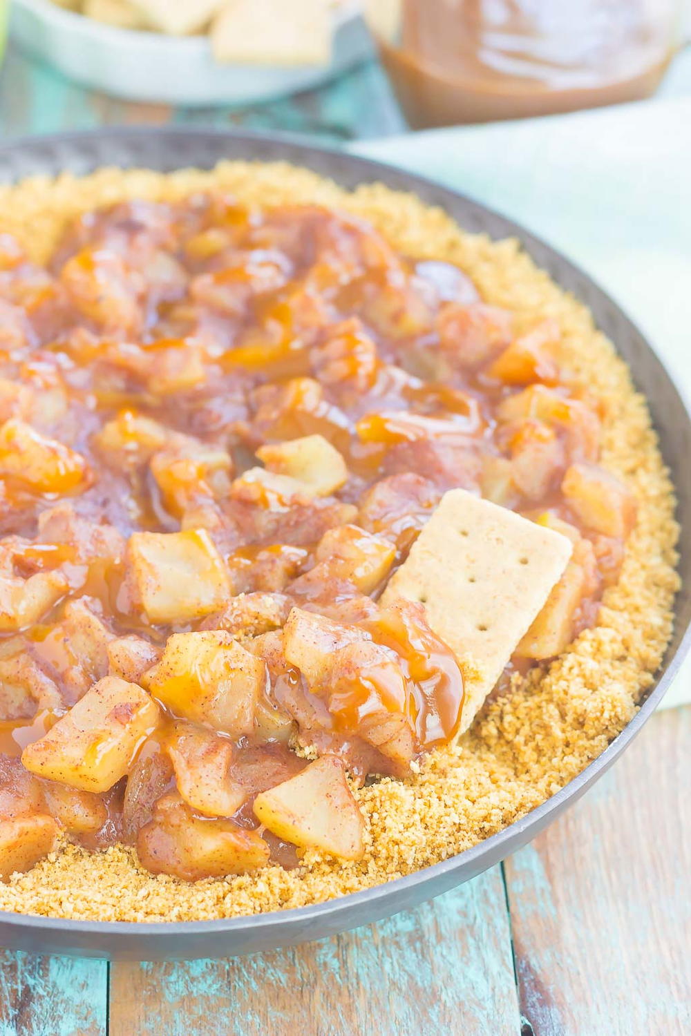 Easy Caramel Apple Pie Dip