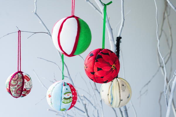 Simple No-Sew Quilted Ornaments