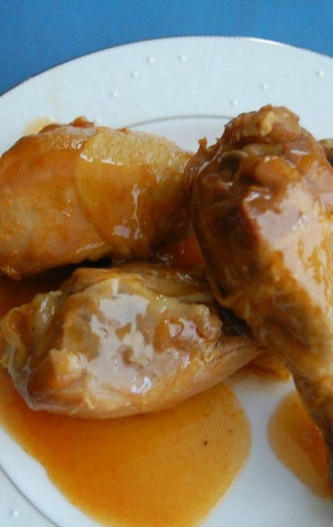 4-Ingredient Sweet and Tangy Slow Cooker Drumsticks