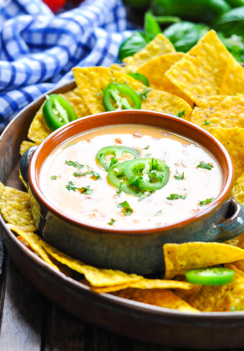 3-Ingredient Spicy Jalapeo Queso Dip | RecipeLion.com