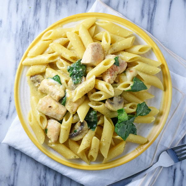 One-Pot Creamy Spinach Chicken Pasta