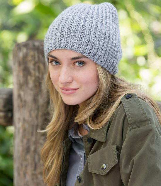 Hush of Winter Hat / DROPS 214-18 - Free knitting patterns by DROPS Design