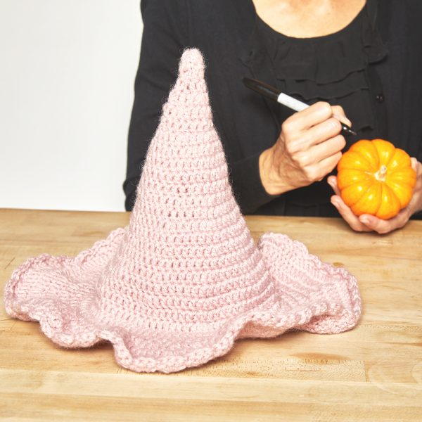 Pretty Witch Hat Crochet Pattern FaveCrafts pretty-witch-hat-crochet-pattern-favecrafts