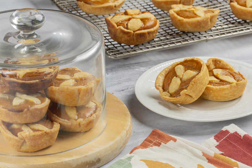 Bite-Sized Pumpkin Pies-image