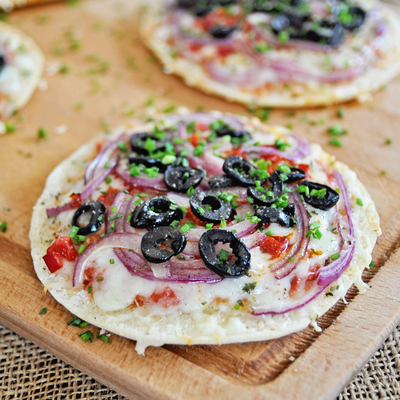 Quick and Easy Pizzas with Manchego, Roasted Peppers & Spanish Olives