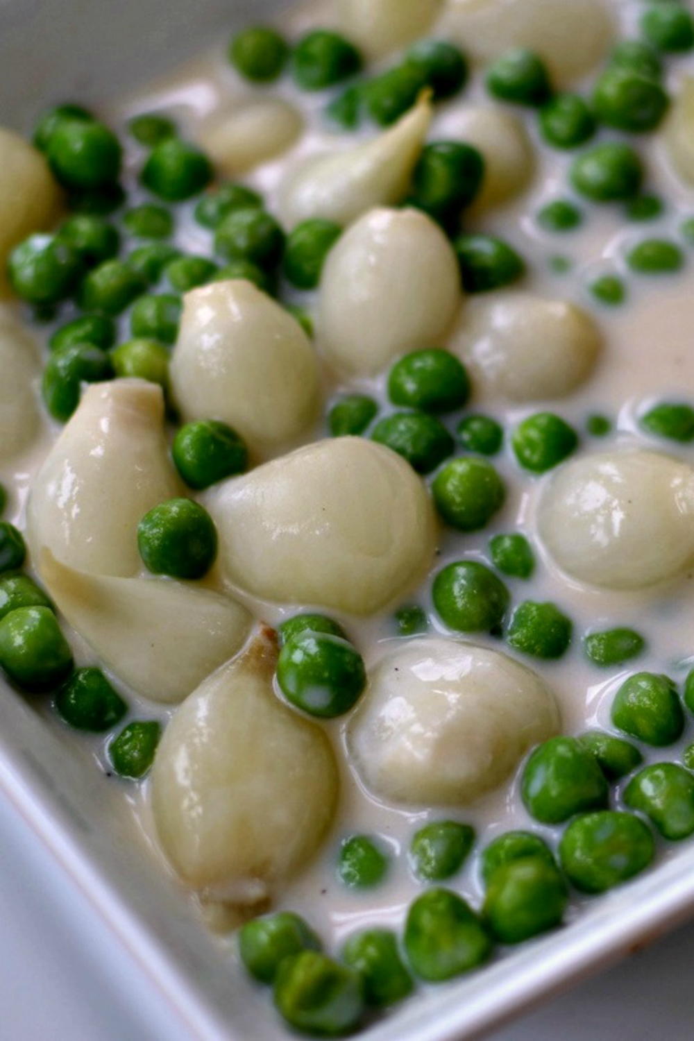 Creamed Peas with Pearl Onions | FaveSouthernRecipes.com