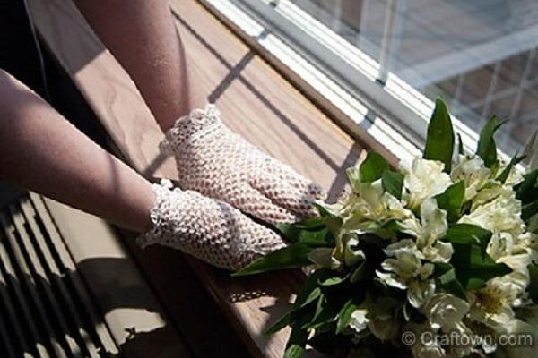 Crochet Lace Gloves