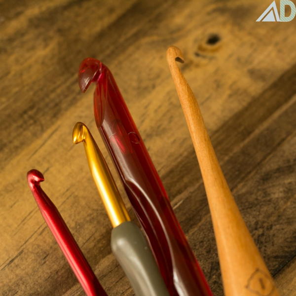 What is the Difference in Crochet Hooks?