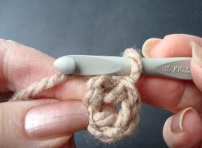 How to Crochet in the Round (+ Free Round Patterns)