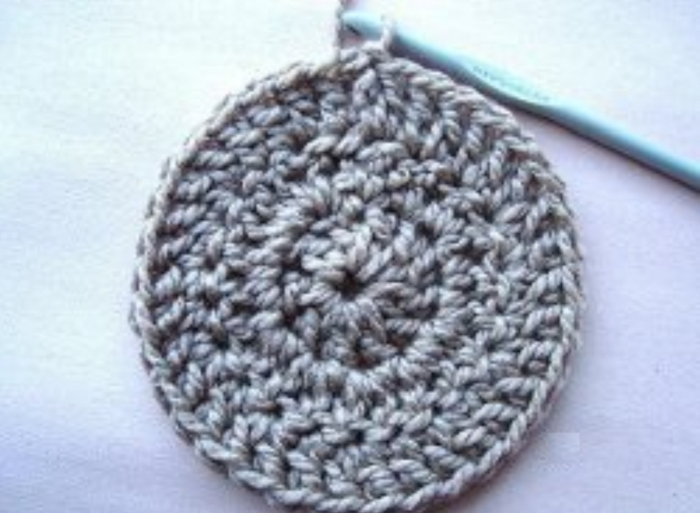 How to Crochet in the Round (+ Free Round Patterns)