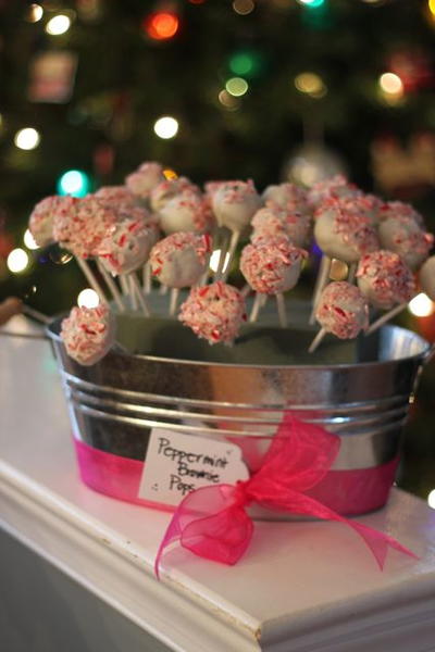 Homemade Starbucks Peppermint Cake Pops Allfreecopycatrecipes Com