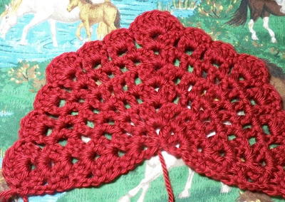 Hooded Wrap Blanket Crochet Pattern #crochet #crochetvid 